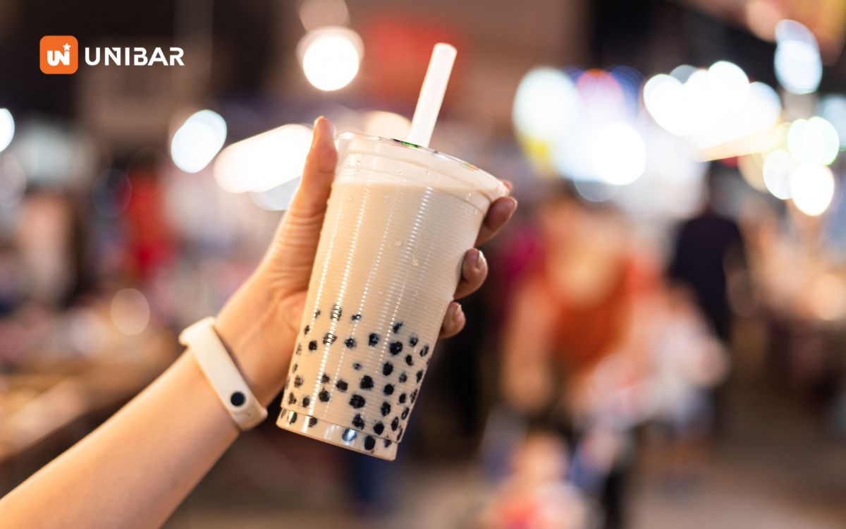 Nhiều quán trà sữa lớn lựa chọn ủ trà bằng máy vì sự chuẩn xác và tiện lợi mà nó mang lại